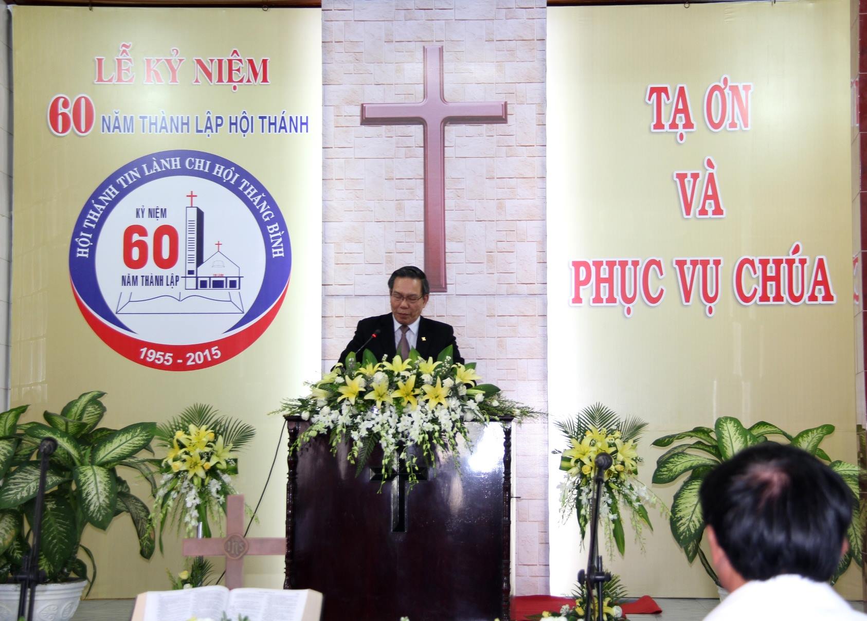18Mục sư Võ Đình Đán, UVTLH cầu nguyện tất lễ