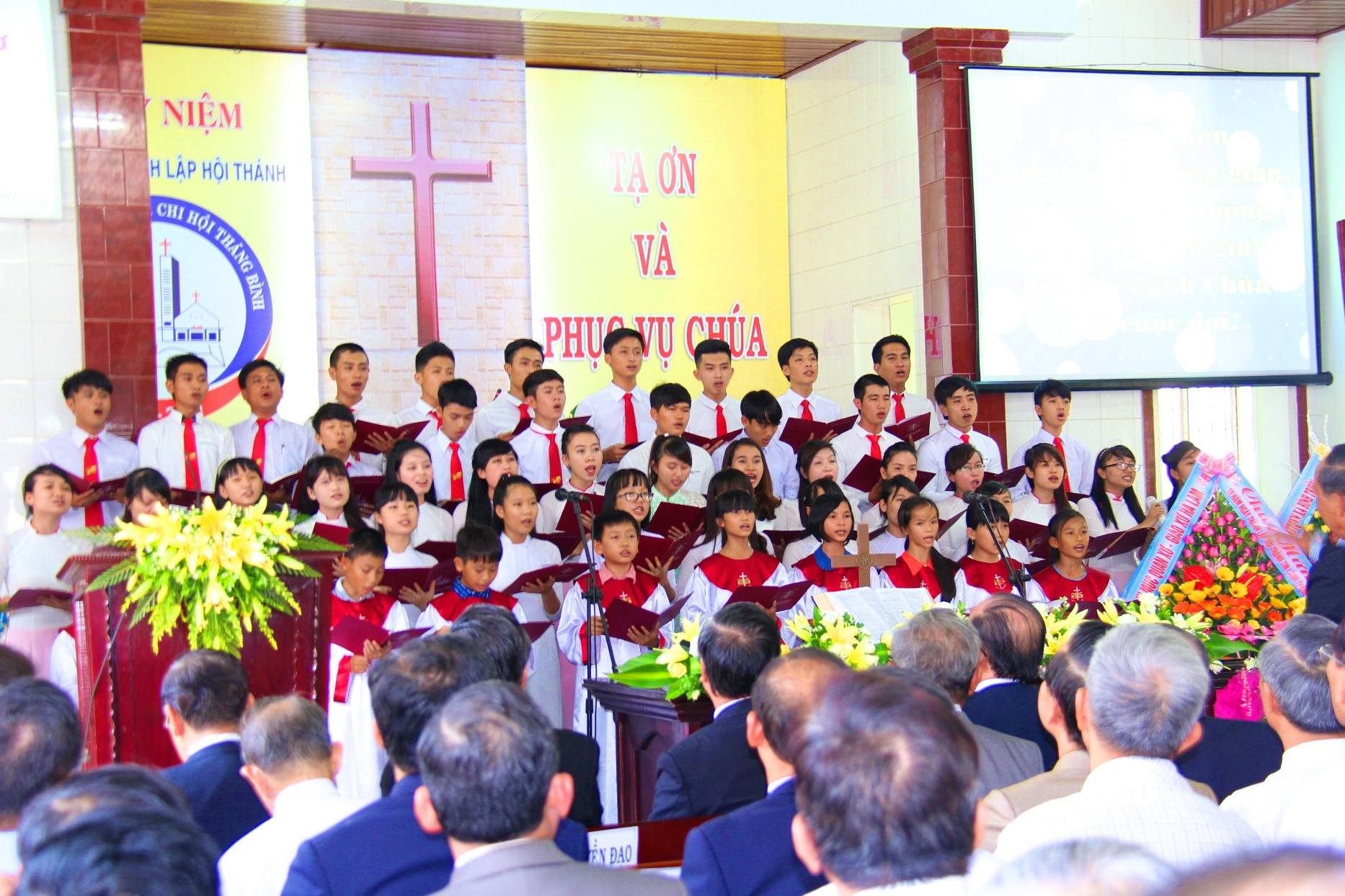 8Ban hát lễ Hội Thánh Thăng Bình Tôn Vinh Chúa