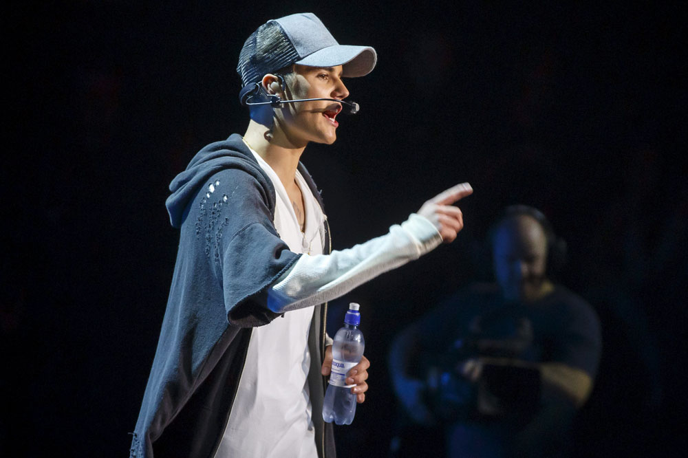 Justin Bieber Chia Sẻ Bài Tĩnh Nguyện Hãy Ưu Tiên Đức Chúa Trời Trong Quyển Sách 'Jesus Calling'